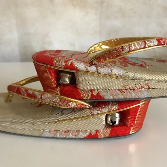 Authentic Japanese Bell Thongs Shoes - Picture 4 of 8